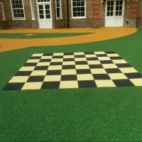 Wetpour Surfacing Installation 3